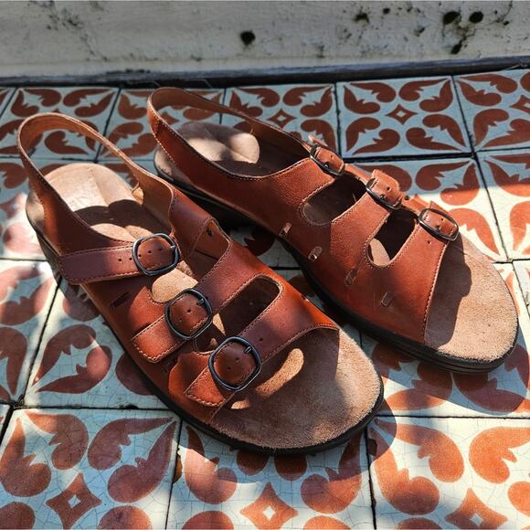 Clarks Springers tan Leather sandals. Size 10N - Picture 9 of 9